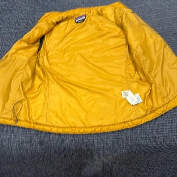 Patagonia Mustard Quilted Vest - Picture 3 of 4